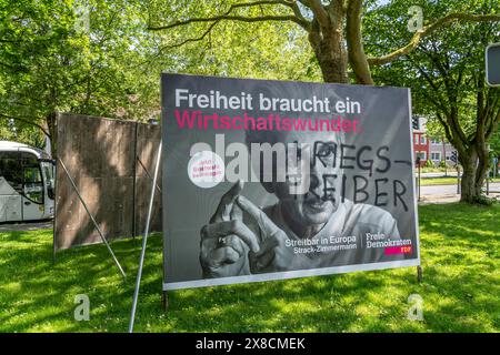 Affiche électorale du FDP graffinée pour les élections européennes de 2024, à Essen-Rüttenscheid, Wittekindstraße, NRW, Allemagne, Banque D'Images