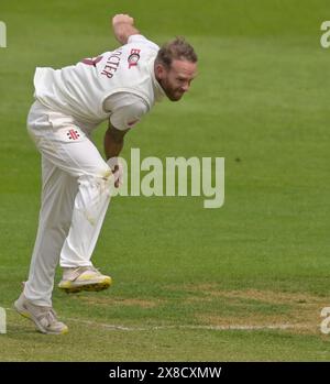 NORTHAMPTON, ROYAUME-UNI. 24 mai 2024. Luke Procter du Northamptonshire lors du match de la division deux du Championnat Vitality County entre le Northamptonshire et le Yorkshire le 24 mai au County Ground de Northampton, Angleterre crédit : PATRICK ANTHONISZ/Alamy Live News Banque D'Images