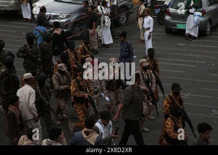 Les partisans houthis protestent contre les États-Unis et Israël, et en solidarité avec le peuple palestinien, à Sanaa, Banque D'Images