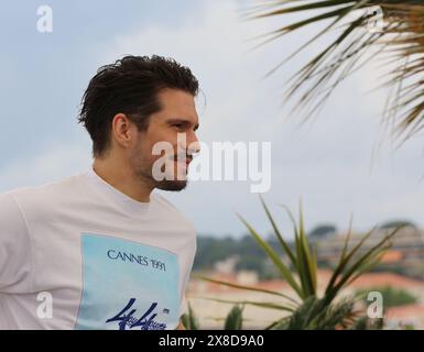 Cannes, France. 24 mai 2024. François civil à la tournée photo film Beating Hearts (L’amour Ouf) au 77e Festival de Cannes. Crédit : Doreen Kennedy/Alamy Live News. Banque D'Images