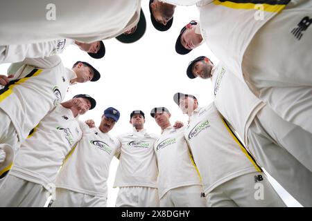 Bristol, Royaume-Uni, 24 mai 2024. Gloucestershire se caucus lors du match de championnat du comté de Vitality entre le Gloucestershire et le Derbyshire. Crédit : Robbie Stephenson/Gloucestershire Cricket/Alamy Live News Banque D'Images