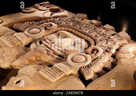 Tlaltecuhtli - déesse aztèque ou monstre de Terre, grande sculpture méso-américaine de Tenochtitlan découverte en 2006 ; Musée Templo Mayor, Mexico Banque D'Images