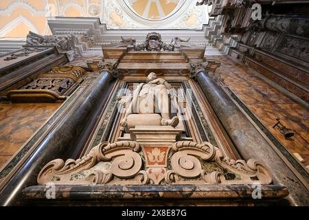 Naples, Italie - 15 août 2023 : Eglise de Santa Maria delle anime del Purgatorio ad Arco, via dei Tribunali, dans le centre historique de la ville. Banque D'Images