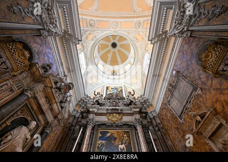 Naples, Italie - 15 août 2023 : Eglise de Santa Maria delle anime del Purgatorio ad Arco, via dei Tribunali, dans le centre historique de la ville. Banque D'Images