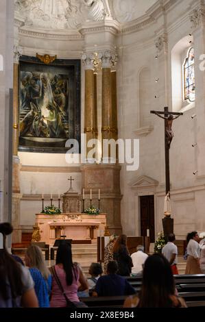 Basilique notre-Dame du Rosaire à Fátima, Portugal. Banque D'Images