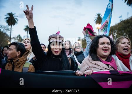 Buenos Aires, Argentine. 24 mai 2024. Les manifestants participent à la deuxième marche plurinationale pour une loi historique de réparation pour les travestis et les personnes transgenres. Crédit : SOPA images Limited/Alamy Live News Banque D'Images