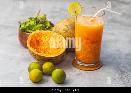 Focalisation sélective de la boisson de jus de fruit Bael. Banque D'Images