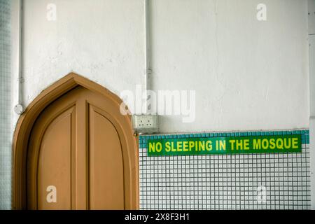 Panneau à la Mosquée Sultan, Singapour Banque D'Images