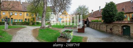 Photo panoramique du buste de Jakob Fugger dans le parc du complexe résidentiel historique Fuggerei dans la vieille ville d'Augsbourg, Augsbourg, Souabe Banque D'Images