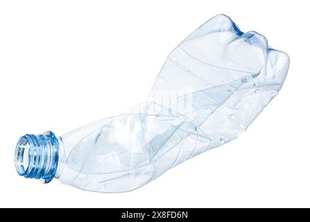 Flacon en plastique jetable froissé isolé sur blanc Banque D'Images