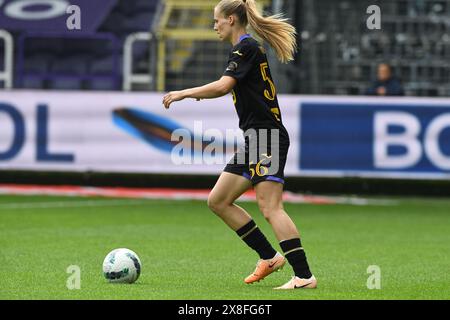 Bruxelles, Belgique. 25 mai 2024. Juliette Vidal de la RSCA photographiée en action lors d'un match de football entre la RSCA Women et la KRC Genk, samedi 25 mai 2024 à Bruxelles, le jour 10/10 du play-off Group A du championnat féminin de Super League. BELGA PHOTO JILL DELSAUX crédit : Belga News Agency/Alamy Live News Banque D'Images