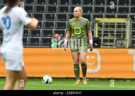 Bruxelles, Belgique. 25 mai 2024. La gardienne de la RSCA, Milla Majasaari, photographiée lors d'un match de football entre la RSCA Women et la KRC Genk, samedi 25 mai 2024 à Bruxelles, le jour 10/10 du play-off Group A du championnat féminin de Super League. BELGA PHOTO JILL DELSAUX crédit : Belga News Agency/Alamy Live News Banque D'Images