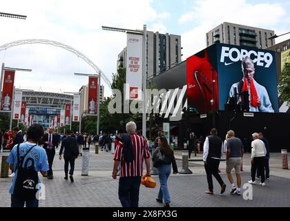 Londres, Royaume-Uni. 25 mai 2024. Erling Haaland, de Manchester City, dresse un regard sur les supporters arrivant pour le match de la FA Cup au stade de Wembley, à Londres. Le crédit photo devrait se lire comme suit : David Klein/Sportimage crédit : Sportimage Ltd/Alamy Live News Banque D'Images