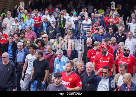 Londres, Royaume-Uni. 25 mai 2024. Des milliers de supporters rivaux arrivent pour la finale de la FA Cup entre Manchester City et Manchester United au stade de Wembley, une répétition de la finale de l'année dernière. Credit : amer Ghazzal/Alamy Live News Banque D'Images