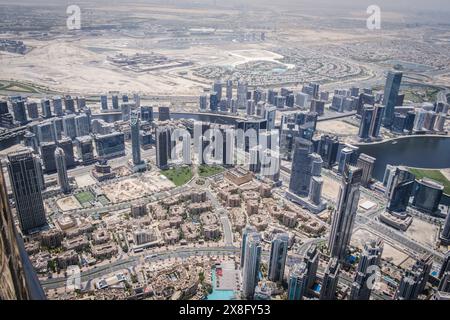 Dubaï vu du haut, pris du 154ème étage de la Burj Khalifa Banque D'Images