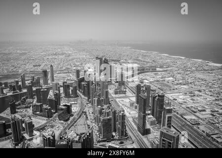 Dubaï vu du haut, pris du 154ème étage de la Burj Khalifa Banque D'Images