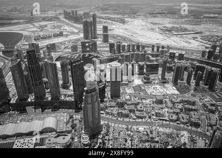 Dubaï vu du haut, pris du 154ème étage de la Burj Khalifa Banque D'Images