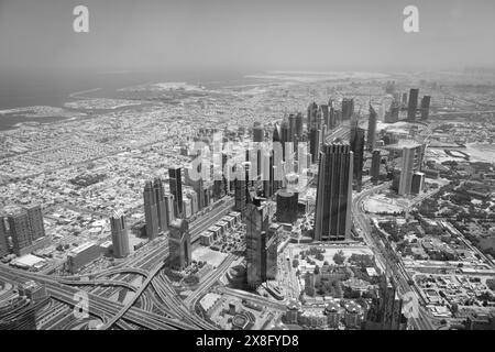 Dubaï vu du haut, pris du 154ème étage de la Burj Khalifa Banque D'Images