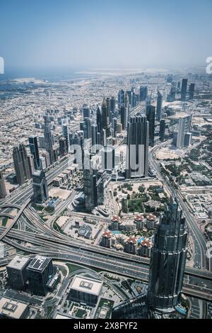 Dubaï vu du haut, pris du 154ème étage de la Burj Khalifa Banque D'Images