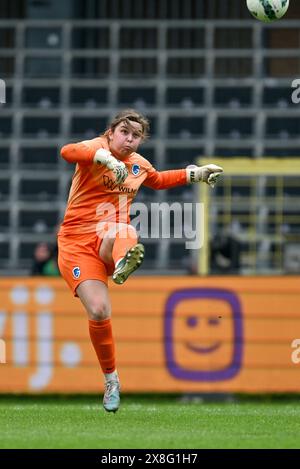 Anderlecht, Belgique. 25 mai 2024. La gardienne Mirthe Claes(1) de Genk photographiée lors d'un match de football féminin entre le RSC Anderlecht et les KRC Genk Ladies lors de la 10 ème et dernière journée des play offs de la saison 2023 - 2024 du Belgian Lotto Womens Super League, le samedi 25 mai 2024 à Anderlecht, Belgique . Crédit : Sportpix/Alamy Live News Banque D'Images
