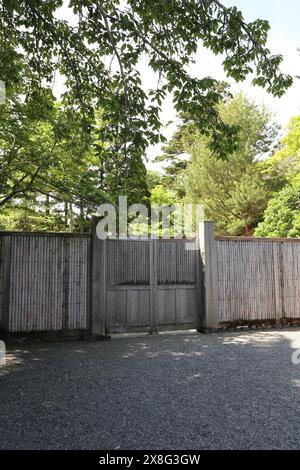 Porte Omote-mon dans la villa impériale Shugakuin, Kyoto, Japon Banque D'Images
