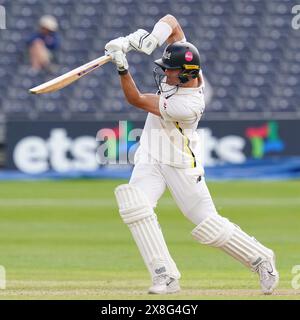 Bristol, Royaume-Uni, 25 mai 2024. Ben Charlesworth du Gloucestershire bat pendant le match de championnat du comté de Vitality entre le Gloucestershire et le Derbyshire. Crédit : Robbie Stephenson/Gloucestershire Cricket/Alamy Live News Banque D'Images