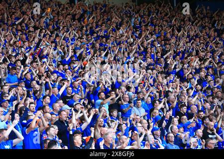 25 mai 2024 ; Hampden Park, Glasgow, Écosse : finale de la Coupe d'Écosse de football, Celtic versus Rangers ; fans des Rangers Banque D'Images