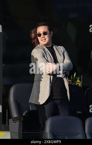 Leuven, Belgique. 25 mai 2024. Aiyawatt Srivaddhanaprabha, président de l'OHL, photographié au début d'un match de football entre Oud-Heverlee Louvain et KVC Westerlo, samedi 25 mai 2024 à Louvain, le 10e jour (sur 10), dernier jour des éliminatoires européens de la première division du championnat belge 'Jupiler Pro League' 2023-2024. BELGA PHOTO BRUNO FAHY crédit : Belga News Agency/Alamy Live News Banque D'Images