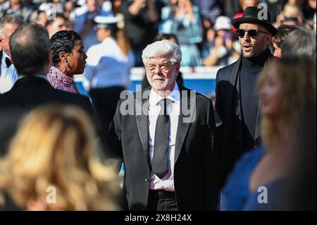 Cannes, France. 25 mai 2024. George Lucas assiste au tapis rouge de la cérémonie de clôture du 77e Festival de Cannes au Palais des Festivals de Cannes, France, le 25 mai 2024 (photo de Stefanos Kyriazis/NurPhoto) crédit : NurPhoto SRL/Alamy Live News Banque D'Images