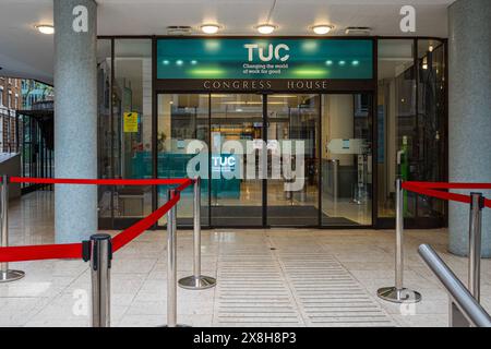 Siège du Congrès des syndicats à Londres, siège social du TUC à Londres sur Great Russell St Holborn à Londres. La maison du Congrès a été ouverte en 1958, Banque D'Images