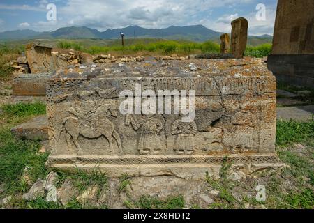 Areni, Arménie - 12 mai 2024 : détail de l'église Sainte mère de Dieu ou Surb Astvatsatsin d'Areni situé près de la rivière Arpa à Areni, Arménie. Banque D'Images