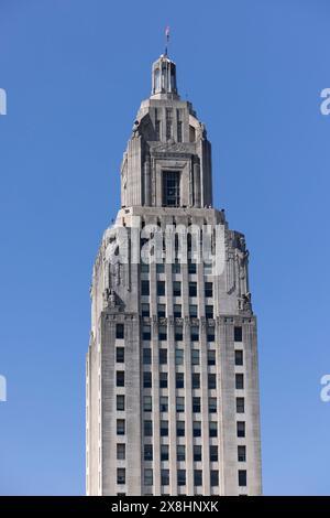 Vue dans l'après-midi du Capitole de l'État de Louisiane art déco du centre-ville de Baton Rouge, Louisiane, États-Unis. Banque D'Images