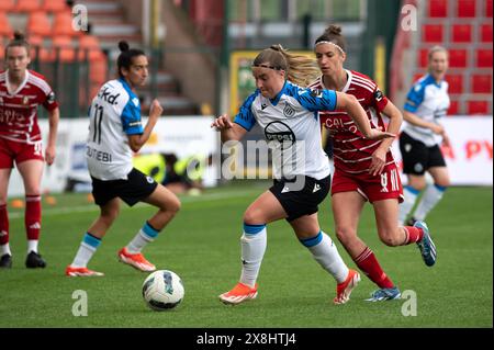 Liège, Belgique. 25 mai 2024. Liège, Belgique, 25 mai 2024 : Davinia Vanmechelen (25 Club YLA) contrôle le ballon lors du match de Play-Off de la Super League du Lotto entre la Standard Femina et le Club YLA au stade Maurice Dufrasne de Liège, Belgique (Martin Pitsch/SPP) crédit : SPP Sport Press photo. /Alamy Live News Banque D'Images