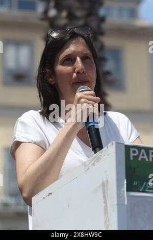 25 mai 2024, Aversa, Campanie/Caserte, Italie : la secrétaire du PD (Parti démocrate), Elly Schlein à Aversa, dans la province de Caserte, pour la campagne électorale. En photo Elly Schlein (crédit image : © Salvatore Esposito/Pacific Press via ZUMA Press Wire) USAGE ÉDITORIAL SEULEMENT! Non destiné à UN USAGE commercial ! Banque D'Images