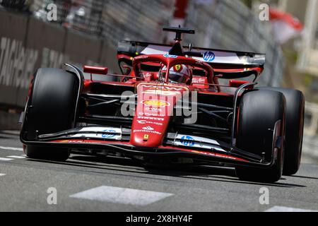 Monaco, Monaco. 25 mai 2024. Circuit de Monaco #16 Charles Leclerc (mco) Scuderia Ferrari (ita) Ferrari SF-243, lors du Grand Prix de formule 1 de Monaco 2024, 8ème manche du Championnat du monde de formule 1 2024 du 20 au 23 mai 2024 sur le circuit de Monaco. (Philippe Nanchino/SPP) crédit : photo de presse SPP Sport. /Alamy Live News Banque D'Images