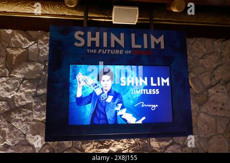 Las Vegas, Nevada, USA 14 mai 2024 Magician Shin Lim Limitless Marquee au Mirage Hotel & Casino sur Las Vegas Blvd, Las Vegas Strip le 14 mai 2024 à Las Vegas, Nevada, USA. Le Mirage ferme pour être démoli le 17 juillet 2024 et le Hard Rock Hotel remplacera son ouverture en 2027. Photo de Barry King/Alamy Stock photo Banque D'Images