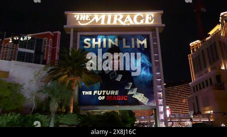 Las Vegas, Nevada, USA 14 mai 2024 Magician Shin Lim Limitless Marquee au Mirage Hotel & Casino sur Las Vegas Blvd, Las Vegas Strip le 14 mai 2024 à Las Vegas, Nevada, USA. Le Mirage ferme pour être démoli le 17 juillet 2024 et le Hard Rock Hotel remplacera son ouverture en 2027. Photo de Barry King/Alamy Stock photo Banque D'Images