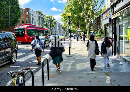 Ladbroke Grove, Royal Borough of Kensington & Chelsea, Londres, Angleterre, Royaume-Uni Banque D'Images