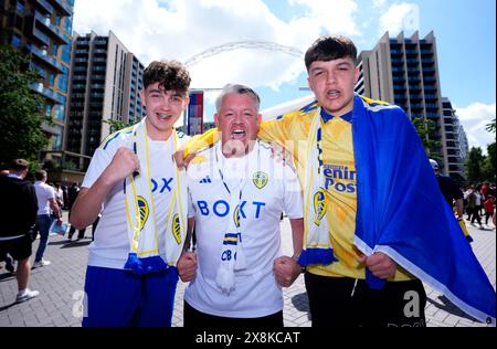 Les fans de Leeds United montrent leur soutien avant la finale des play-off du Sky Bet Championship au stade de Wembley, à Londres. Date de la photo : dimanche 26 mai 2024. Banque D'Images