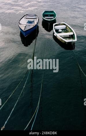 Bateaux amarrés dans le port Banque D'Images