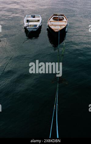 Bateaux amarrés dans le port Banque D'Images