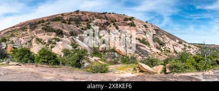 Vue panoramique sur le dôme en granit rocheux enchanté Banque D'Images