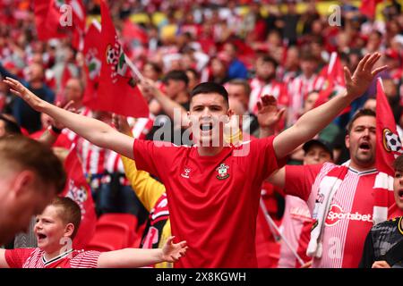 Stade de Wembley, Londres, Royaume-Uni. 26 mai 2024. EFL Championship Play Off Football final, Leeds United versus Southampton ; Southampton fans Credit : action plus Sports/Alamy Live News Banque D'Images