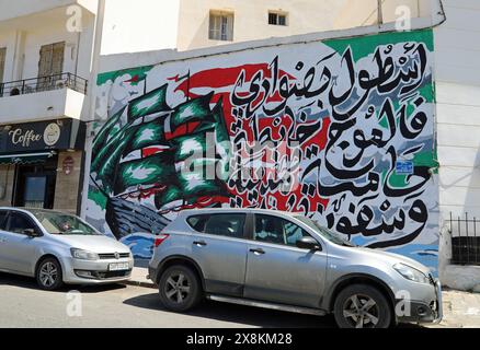 Murale de rue dans le quartier de Bab el Oued à Alger Banque D'Images