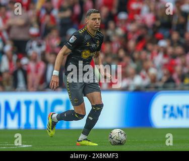 Jan Bednarek de Southampton rompt avec le ballon lors du match final du Sky Bet Championship Leeds United vs Southampton au stade de Wembley, Londres, Royaume-Uni, le 26 mai 2024 (photo de Gareth Evans/News images) Banque D'Images