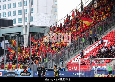 UTRECHT, PAYS-BAS - MAI 26 : les fans de Go Ahead Eagles lors de la finale des play offs de la Ligue européenne entre le FC Utrecht et Go Ahead Eagles au Stadion Galgenwaard le 26 mai 2024 à Utrecht, pays-Bas. (Photo de Henny Meyerink/BSR Agency) Banque D'Images