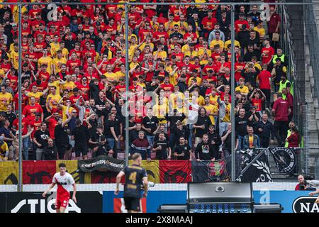 UTRECHT, PAYS-BAS - MAI 26 : les fans de Go Ahead Eagles lors de la finale des play offs de la Ligue européenne entre le FC Utrecht et Go Ahead Eagles au Stadion Galgenwaard le 26 mai 2024 à Utrecht, pays-Bas. (Photo de Ben Gal/Orange Pictures) crédit : Orange pics BV/Alamy Live News Banque D'Images