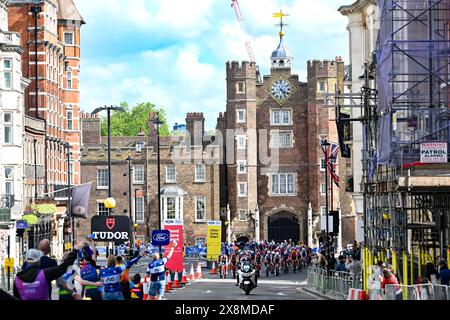 Londres, Royaume-Uni. 26 mai 2024. WorldTour 2024 Ford RideLondon classique - la troisième et dernière étape de la course à Londres crédit : Peter Goding/Alamy Live News crédit : Peter Goding/Alamy Live News Banque D'Images