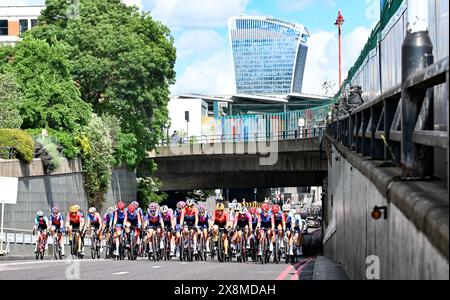 Londres, Royaume-Uni. 26 mai 2024. L'UCI Women's WorldTour 2024 Ford RideLondon classique - dernière étape de la course à Londres. Crédit : Peter Goding/Alamy Live News crédit : Peter Goding/Alamy Live News Banque D'Images