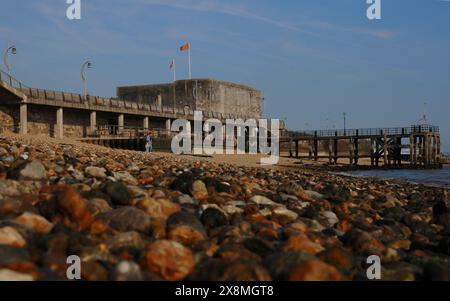 SENTIER CÔTIER ANGLAIS, TOUR CARRÉE, VICTORIA PIER, SALLYPORT, BATTERIE DE POINT, CASERNE DE POINT, HOT WALLS, VIEUX PORTSMOUTH, 2024 PIC MIKE WALKER 2024 Banque D'Images